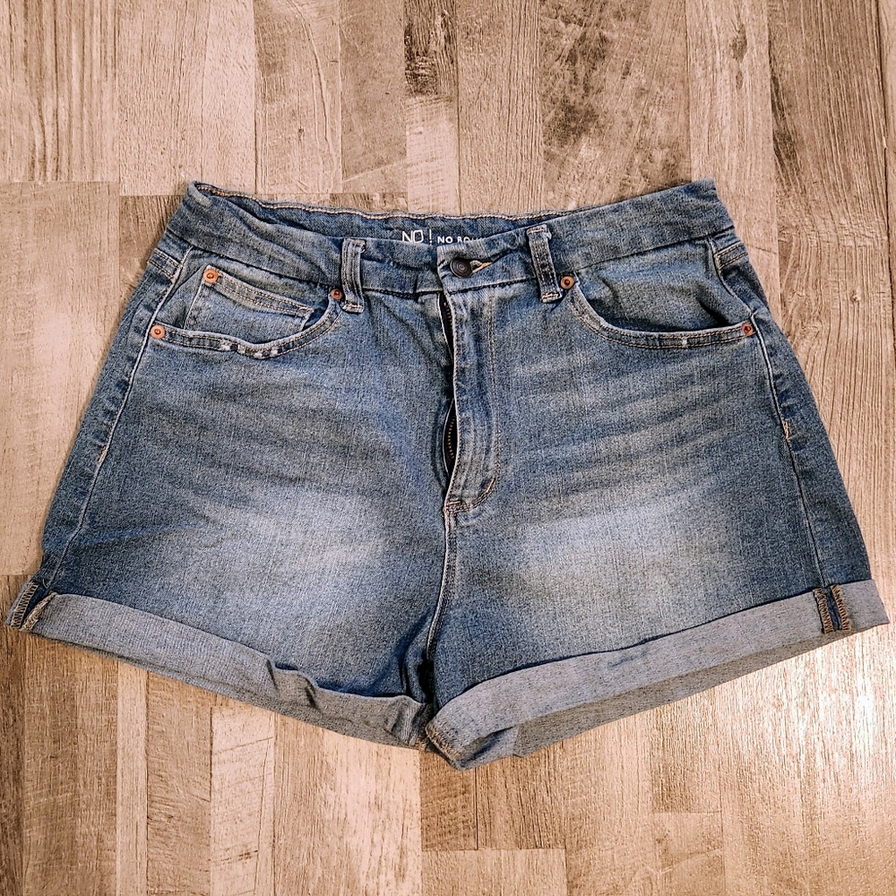 No Boundaries - Juniors High Rise Curvy Mom Shorts‎ - Size 15 - Picture 5 of 9